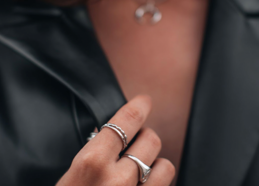 4 Must-Have Silver Jewelry Pieces to Elevate Your Summer Style