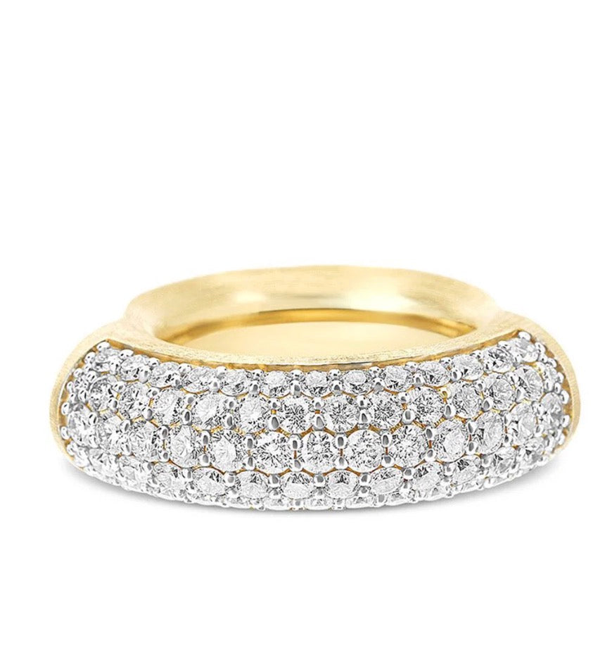 <b>Materials</b>
• 18k yellow gold
• Diamonds, 1.80ctw
<b>...