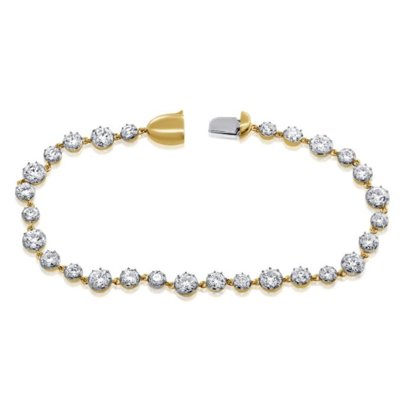 Link Bracelet with Alternating Large and Small Diamonds