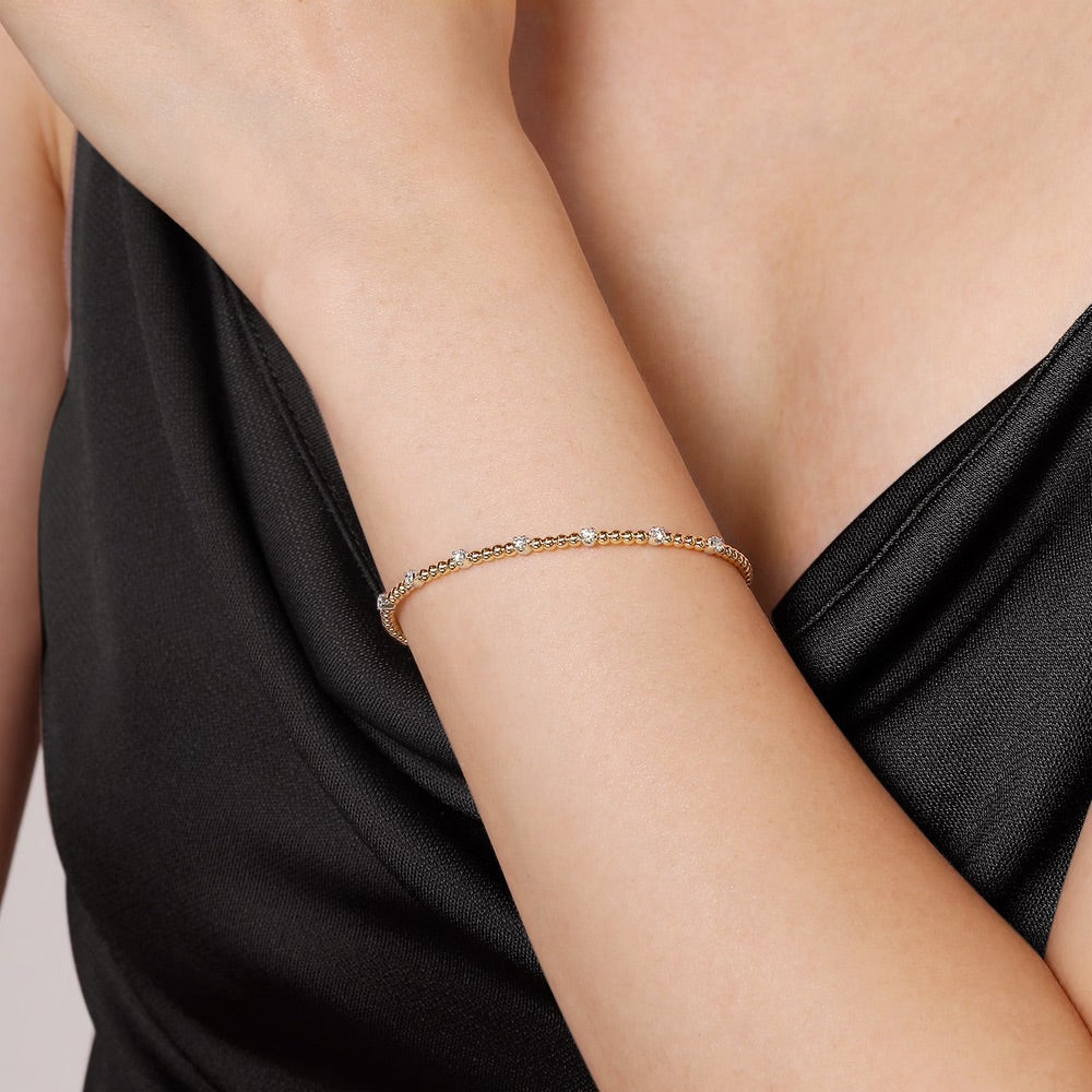 Bujukan Diamond Stations Bangle in Yellow and White Gold
