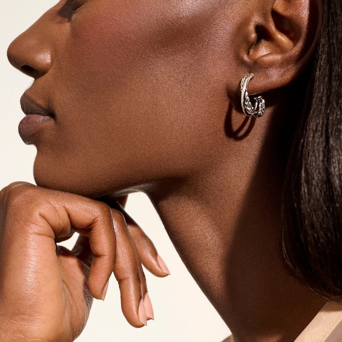 Essential Crossover 20.5mm Hoop Earrings