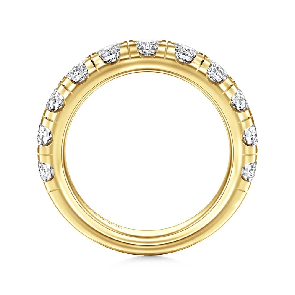 Devoted 11-Stone Diamond Band
