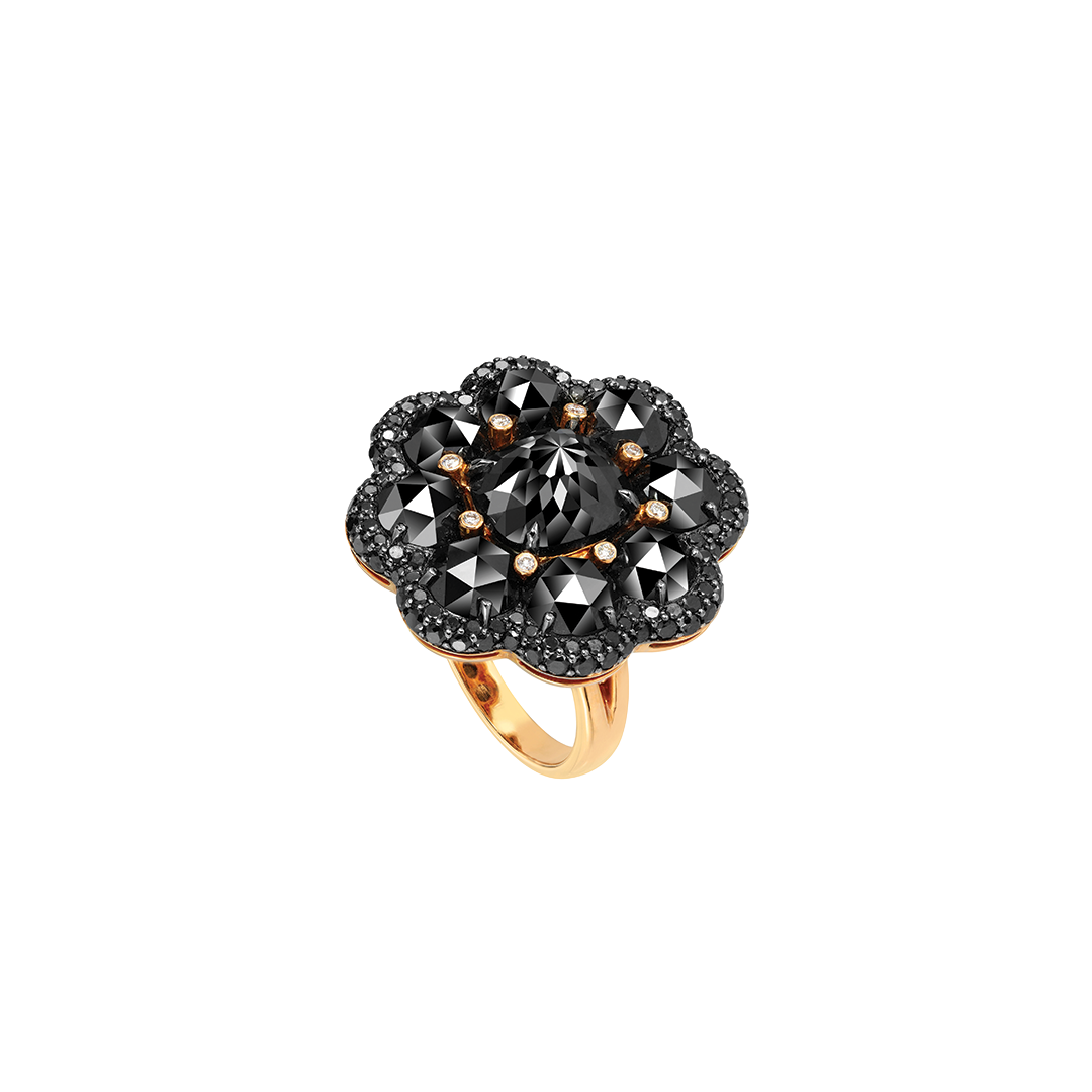 Scalloped Edge Ring with Black and White Diamonds