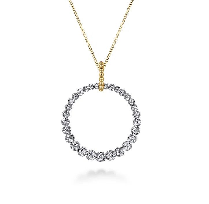 Graduated Diamond Circle Pendant Necklace