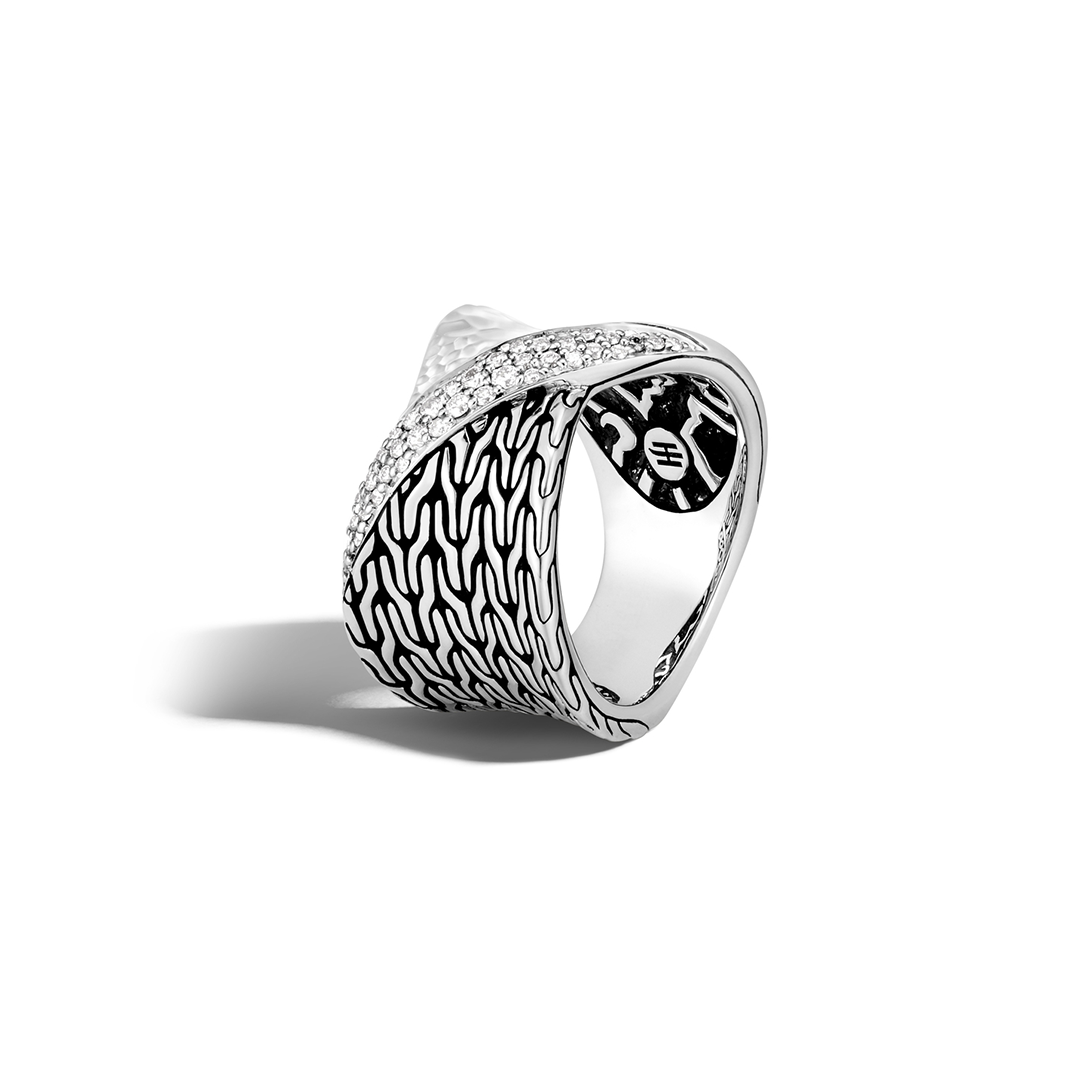 Classic Chain Twisted Hammered Diamond Pave Ring